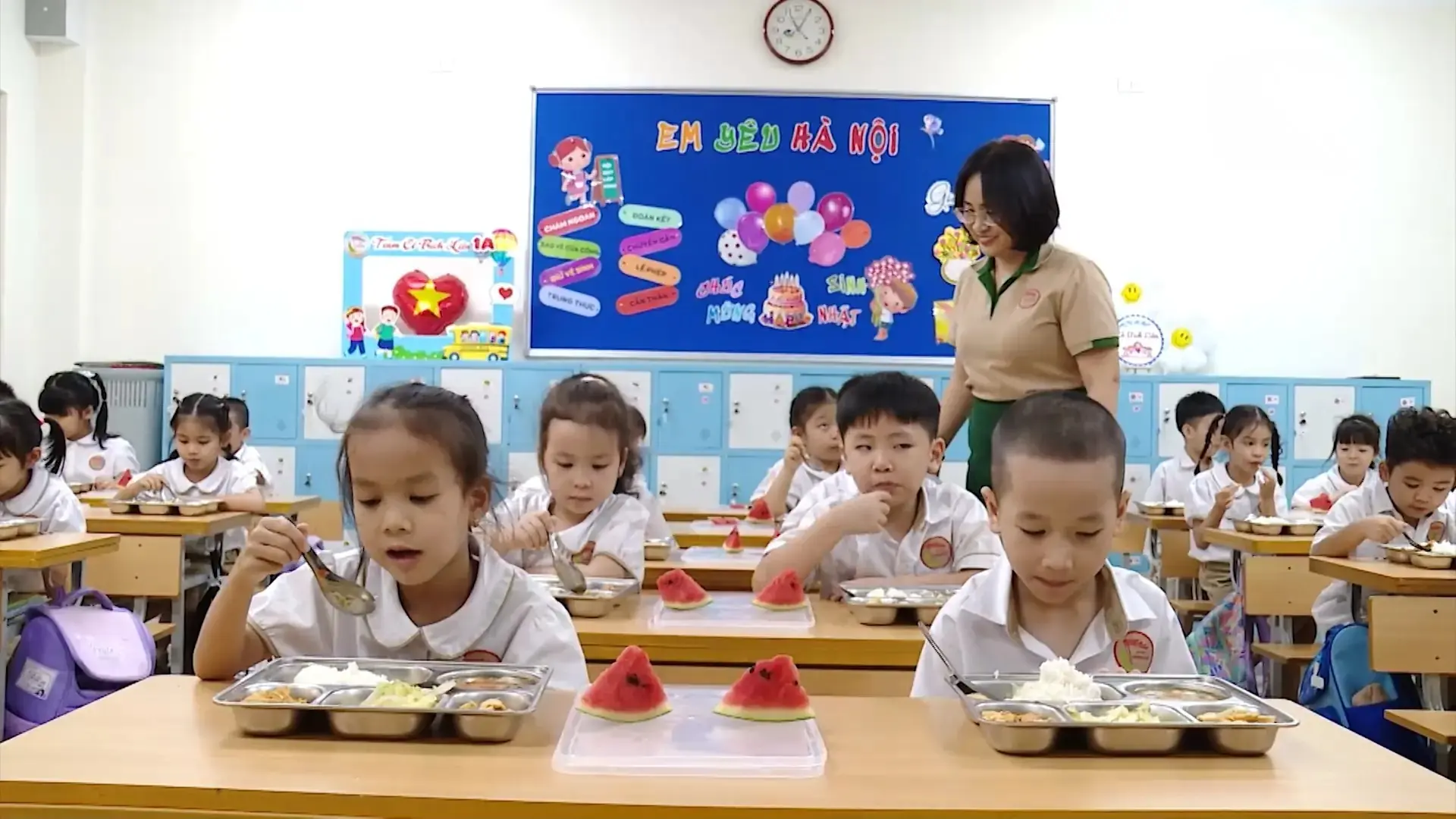 Tấm gương nhà giáo tận tụy, hết lòng vì học sinh | Người tốt quanh ta | 07/11/2025